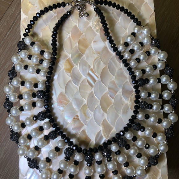 Bib necklace with pearls! - Picture 4 of 5